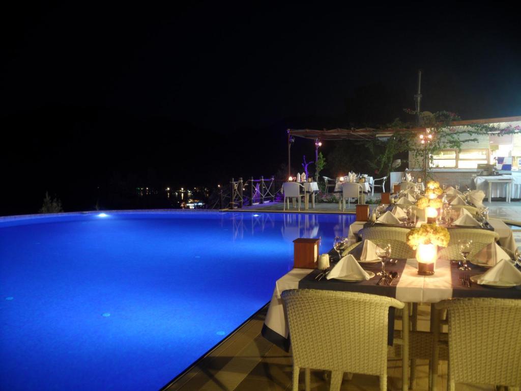 Loca Hotel Сиде Екстериор снимка